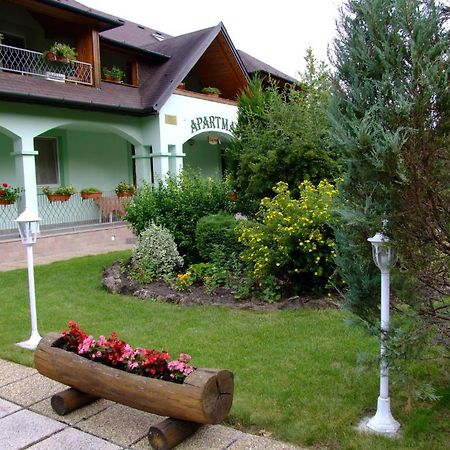 Rajna Apartmanhaz Богач Экстерьер фото